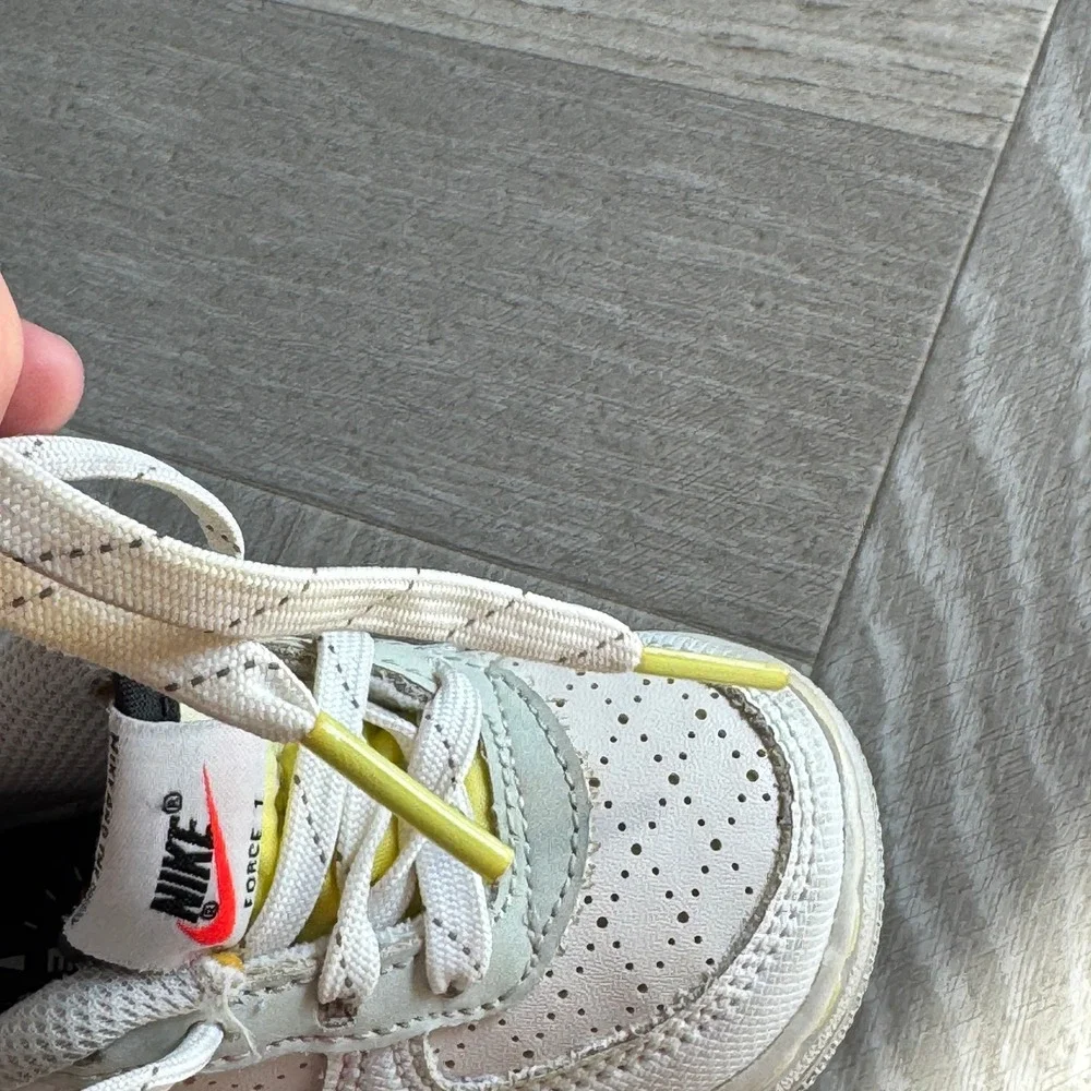 Nike Force 1 Toggle Toddler Sneakers White Black Red DC2537-100 Size 4C
